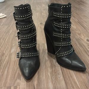 Steve Madden black leather silver buckle heeled boots